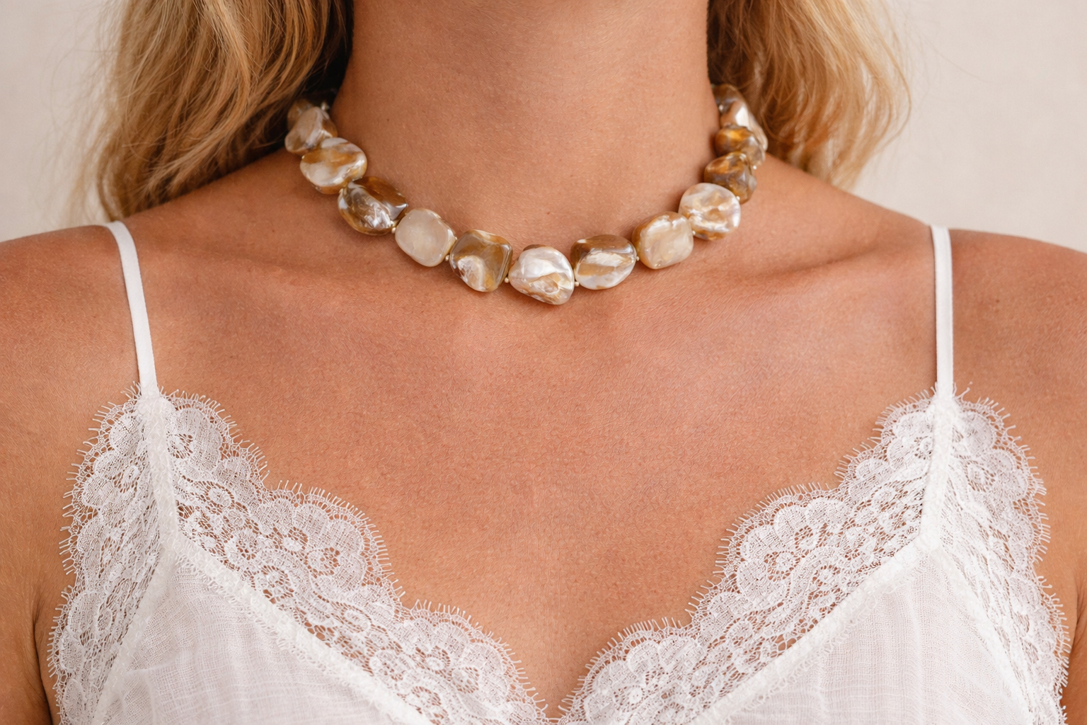 Mother of Pearl Swirl Necklace