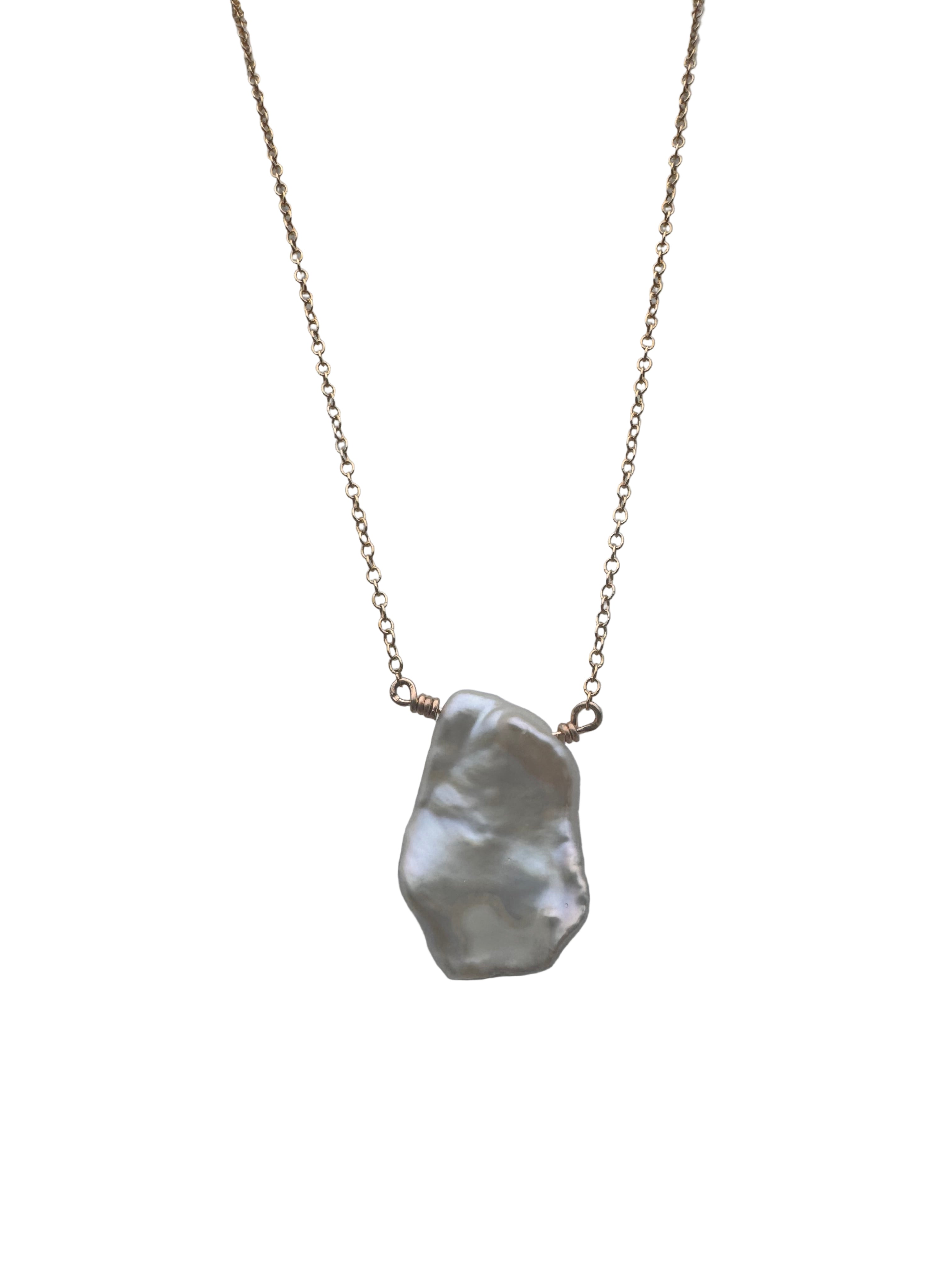 The Drift Pearl Necklace
