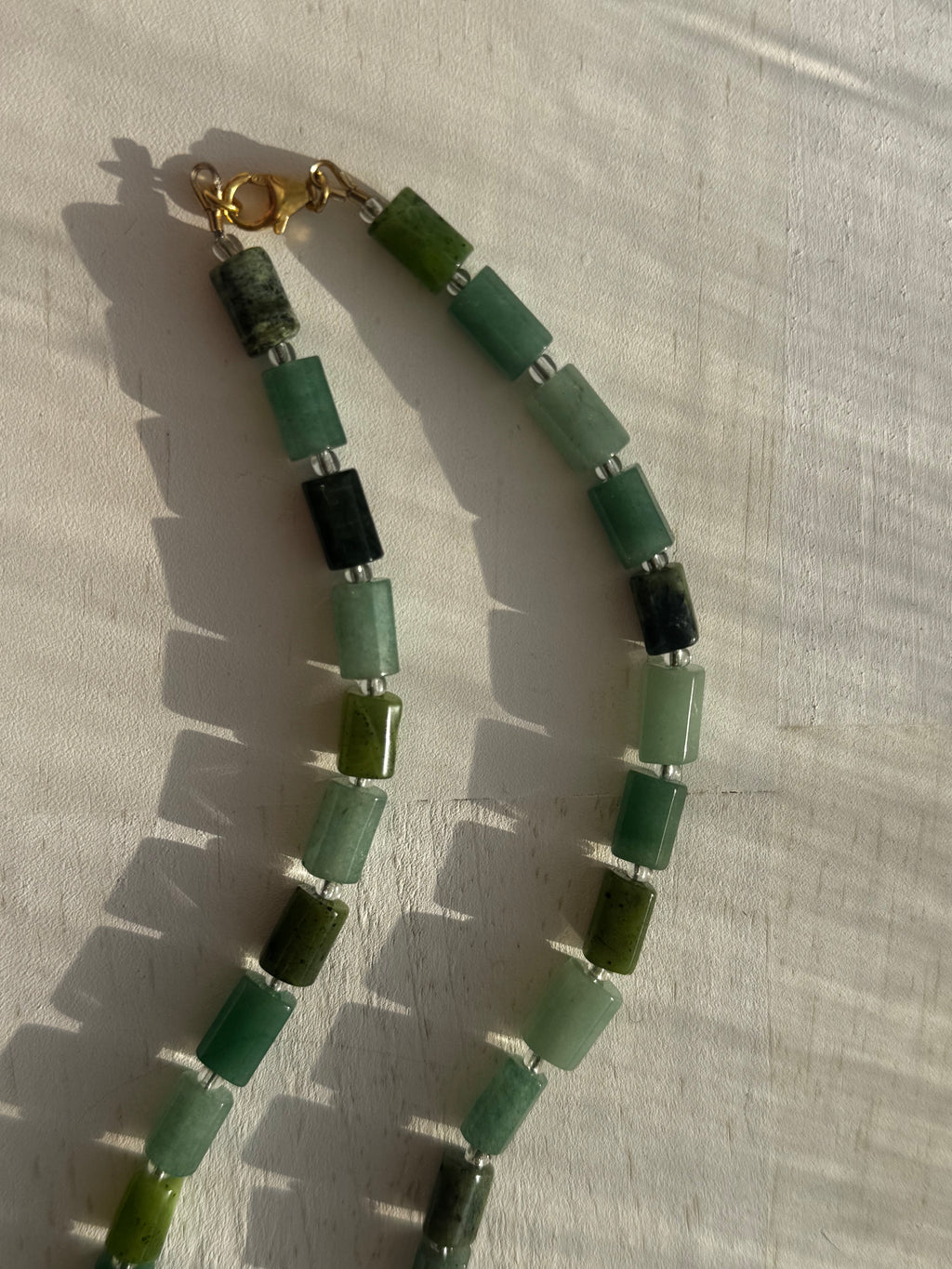 Mixed green beaded necklace