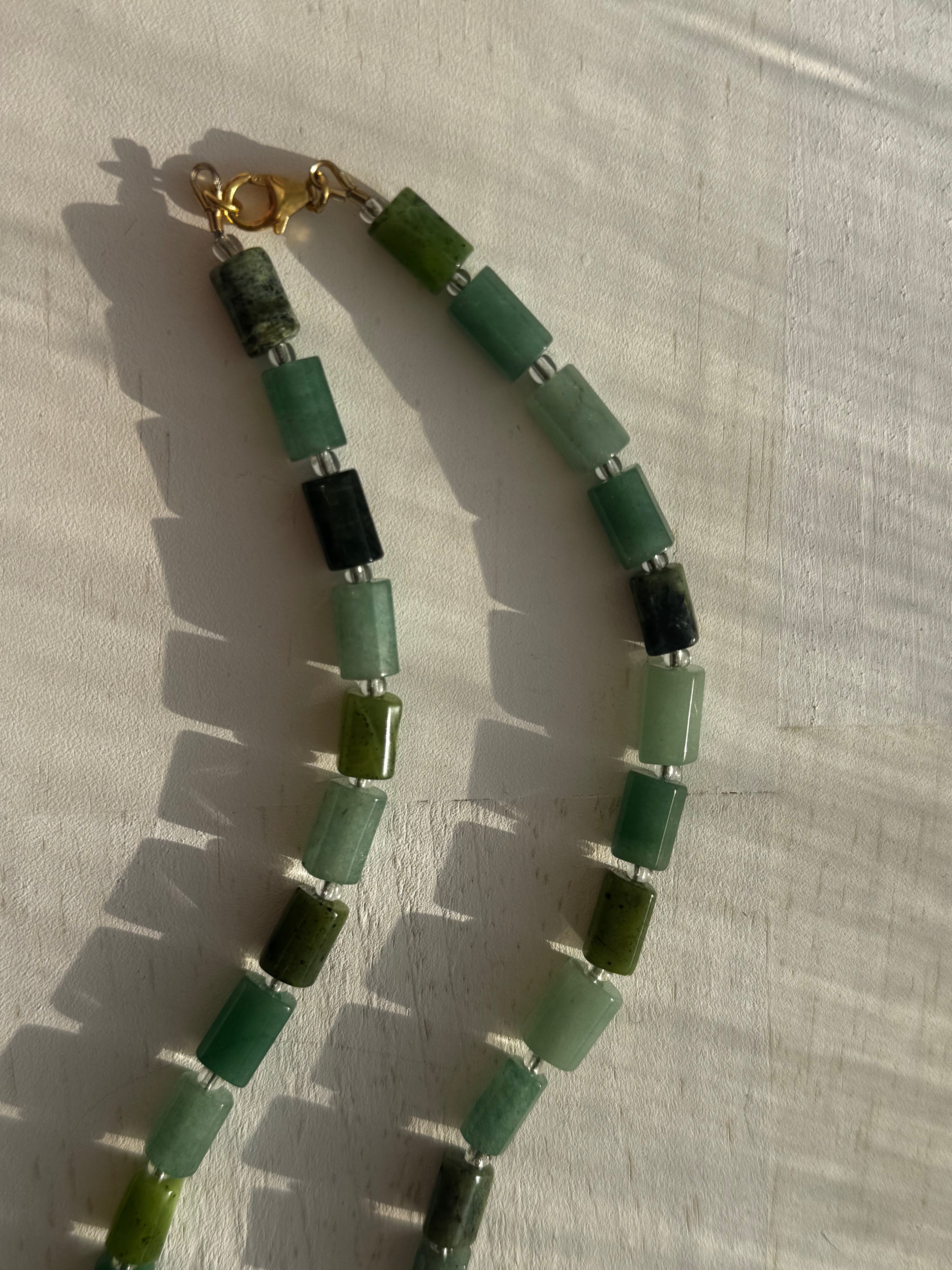 Mixed green beaded necklace