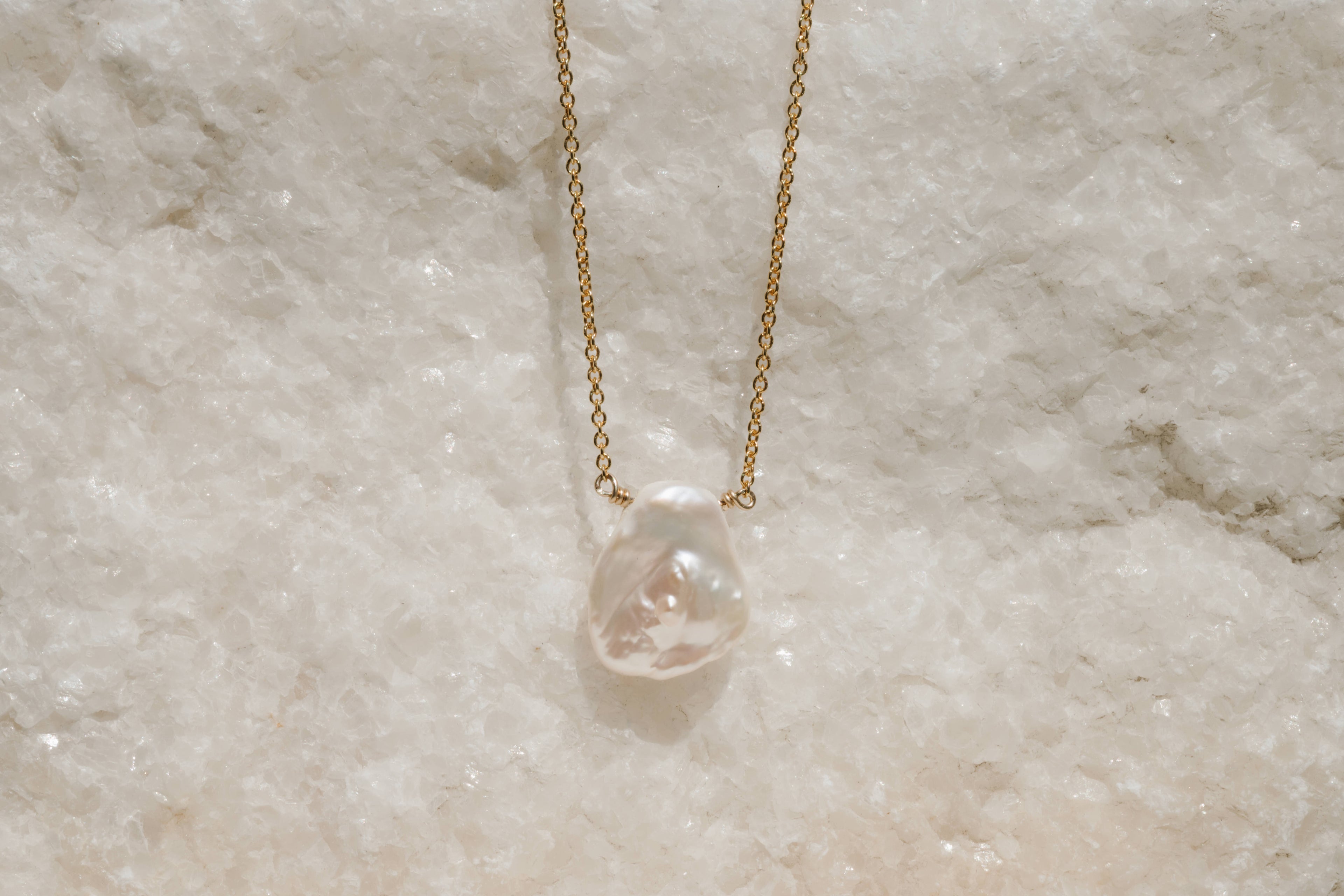 The Drift Pearl Necklace